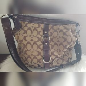 GUC COACH CROSSBODY OR SHOULDER BAG